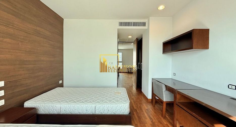 For rent 4 bedrooms apartment in Watthana, Bangkok