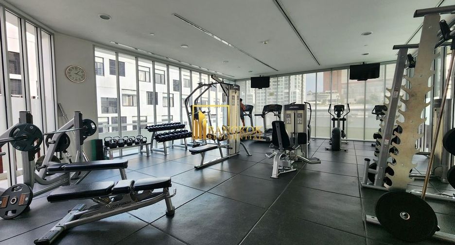 For rent 4 bedrooms apartment in Watthana, Bangkok