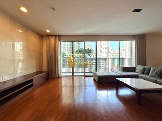 For rent 3 bedrooms apartment in Watthana, Bangkok