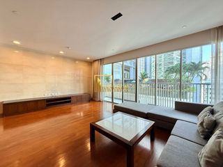 For rent 3 bedrooms apartment in Watthana, Bangkok