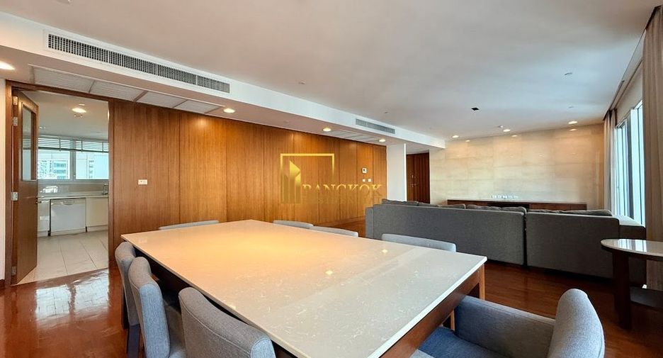 For rent 3 bedrooms apartment in Watthana, Bangkok