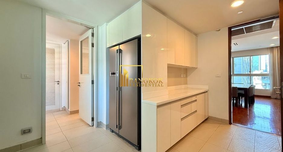 For rent 3 bedrooms apartment in Watthana, Bangkok