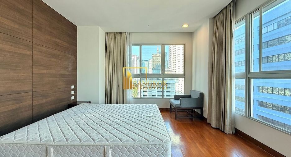 For rent 3 bedrooms apartment in Watthana, Bangkok