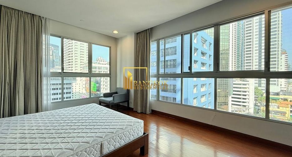 For rent 3 bedrooms apartment in Watthana, Bangkok