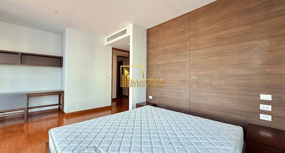 For rent 3 bedrooms apartment in Watthana, Bangkok