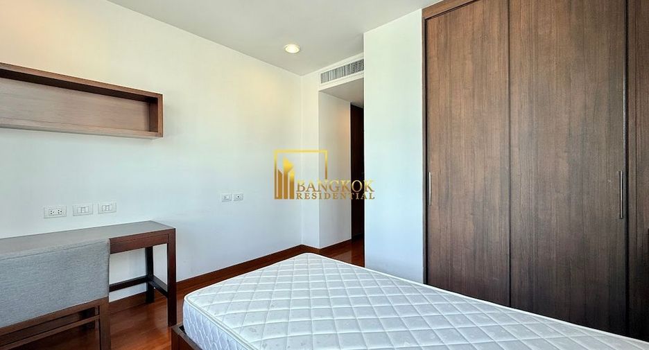 For rent 3 bedrooms apartment in Watthana, Bangkok