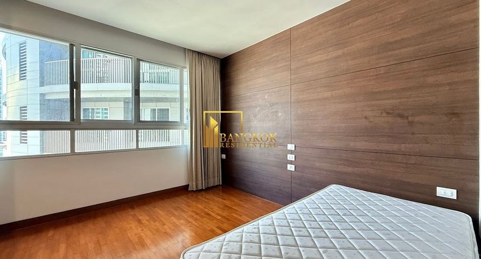 For rent 3 bedrooms apartment in Watthana, Bangkok