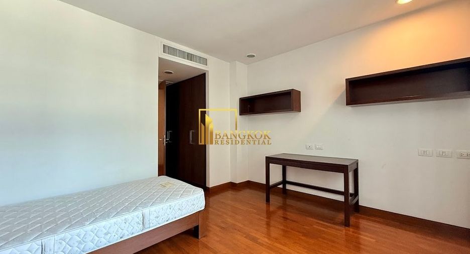 For rent 3 bedrooms apartment in Watthana, Bangkok