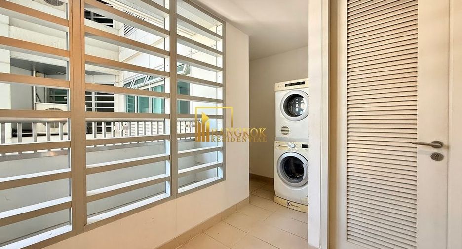 For rent 3 bedrooms apartment in Watthana, Bangkok