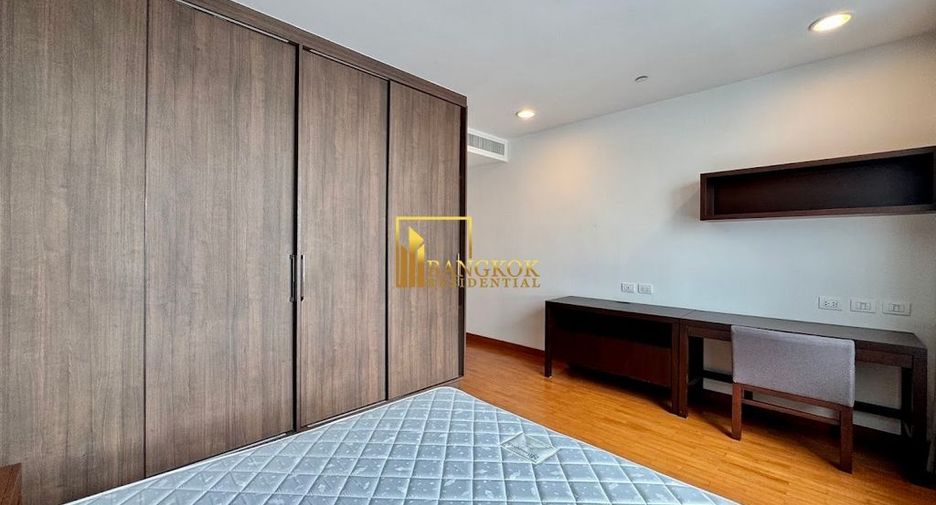 For rent 4 bedrooms apartment in Watthana, Bangkok