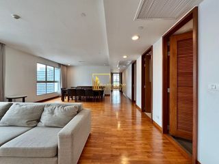 For rent 4 bedrooms apartment in Watthana, Bangkok