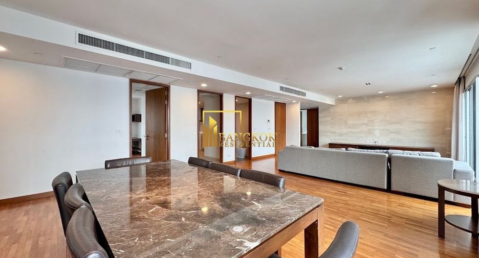 For rent 4 bedrooms apartment in Watthana, Bangkok