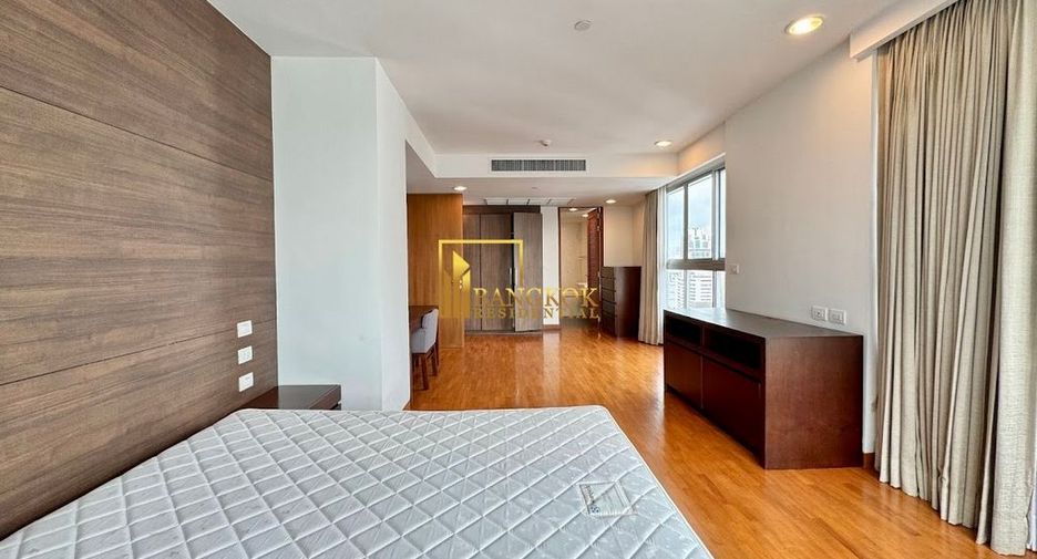 For rent 4 bedrooms apartment in Watthana, Bangkok