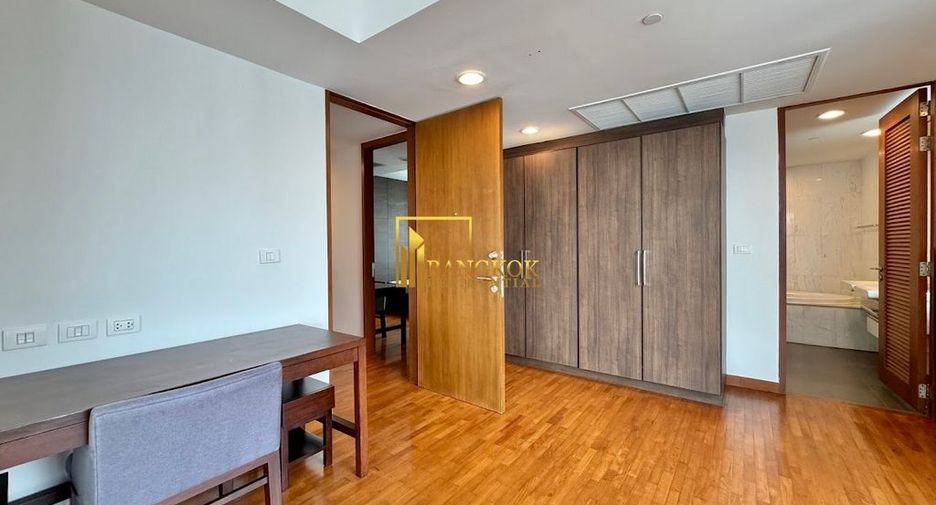 For rent 4 bedrooms apartment in Watthana, Bangkok