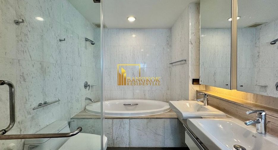 For rent 4 bedrooms apartment in Watthana, Bangkok
