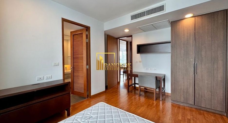 For rent 4 bedrooms apartment in Watthana, Bangkok