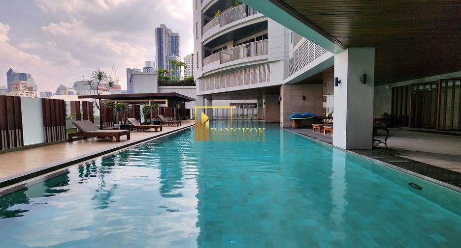 For rent 4 bedrooms apartment in Watthana, Bangkok
