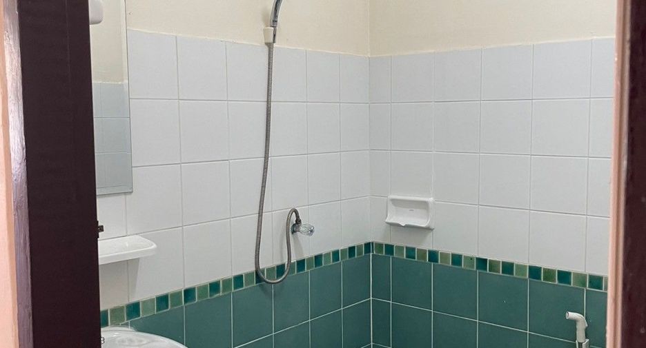 For sale 3 bedrooms townhouse in Mueang Samut Prakan, Samut Prakan