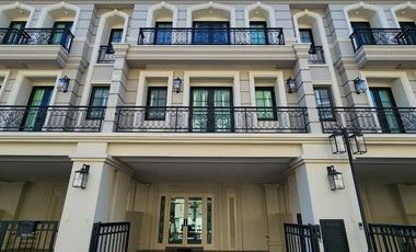Reihenhaus zur Miete mit 3 Zimmer in Yan Nawa, Bangkok