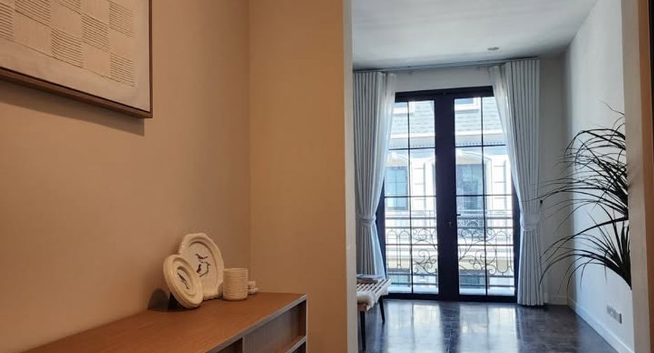 Reihenhaus zur Miete mit 3 Zimmer in Yan Nawa, Bangkok