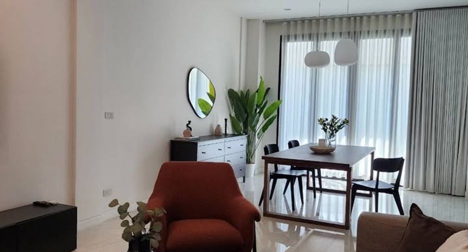 Reihenhaus zur Miete mit 3 Zimmer in Yan Nawa, Bangkok