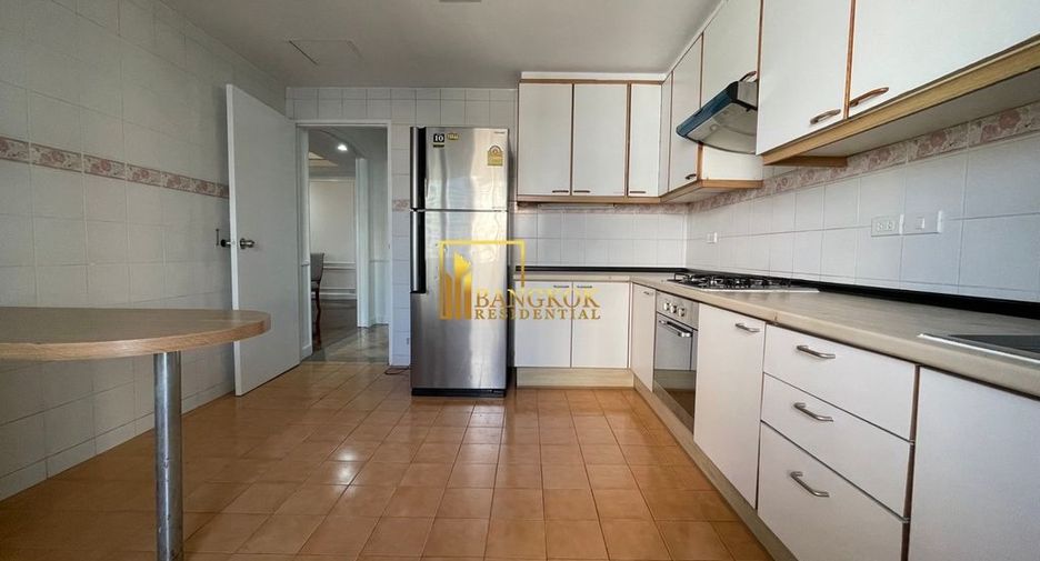 For rent 2 bedrooms apartment in Khlong Toei, Bangkok