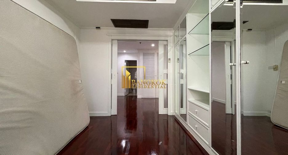 For rent 2 bedrooms apartment in Khlong Toei, Bangkok