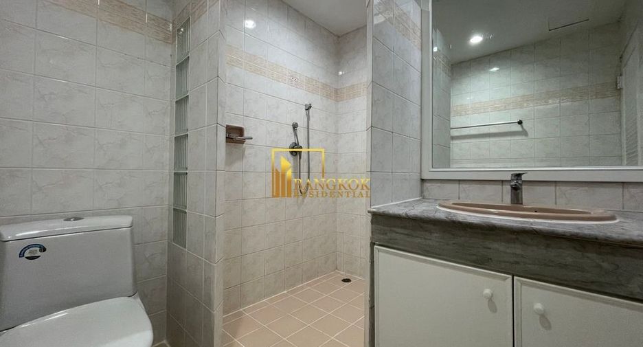 For rent 2 bedrooms apartment in Khlong Toei, Bangkok