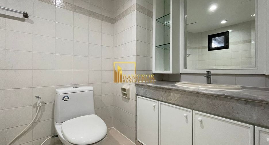 For rent 2 bedrooms apartment in Khlong Toei, Bangkok