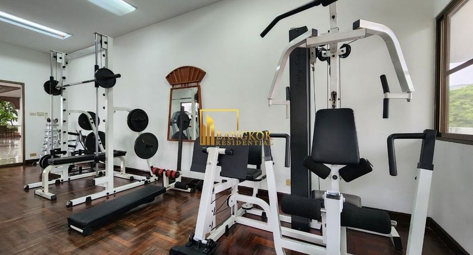 For rent 2 bedrooms apartment in Khlong Toei, Bangkok