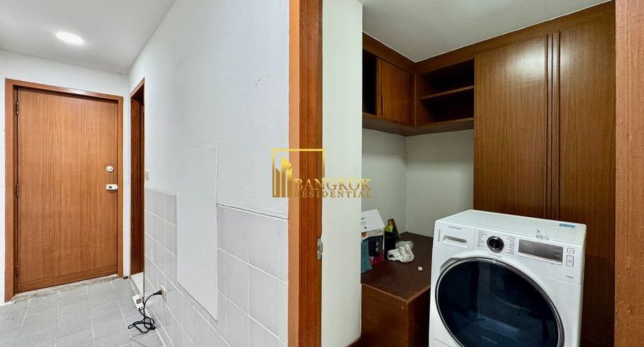For rent 3 bedrooms condo in Khlong Toei, Bangkok