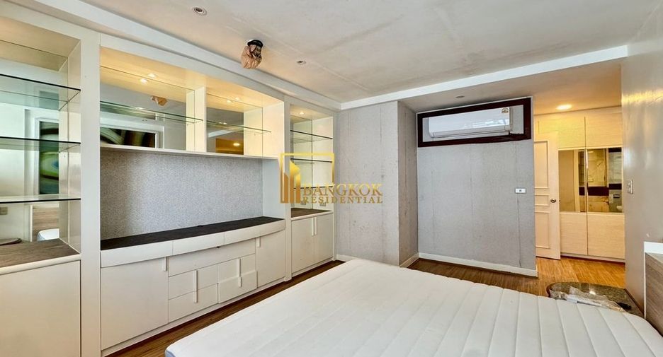 For rent 3 bedrooms condo in Khlong Toei, Bangkok