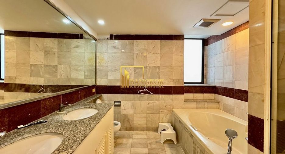 For rent 3 bedrooms condo in Khlong Toei, Bangkok