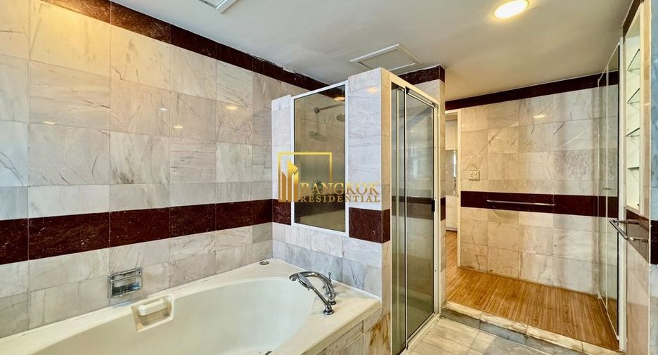 For rent 3 bedrooms condo in Khlong Toei, Bangkok