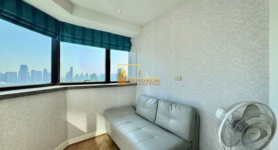 For rent 3 bedrooms condo in Khlong Toei, Bangkok