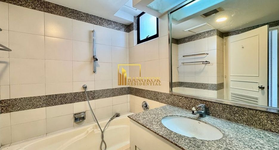 For rent 3 bedrooms condo in Khlong Toei, Bangkok