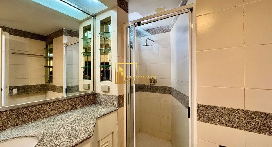 For rent 3 bedrooms condo in Khlong Toei, Bangkok