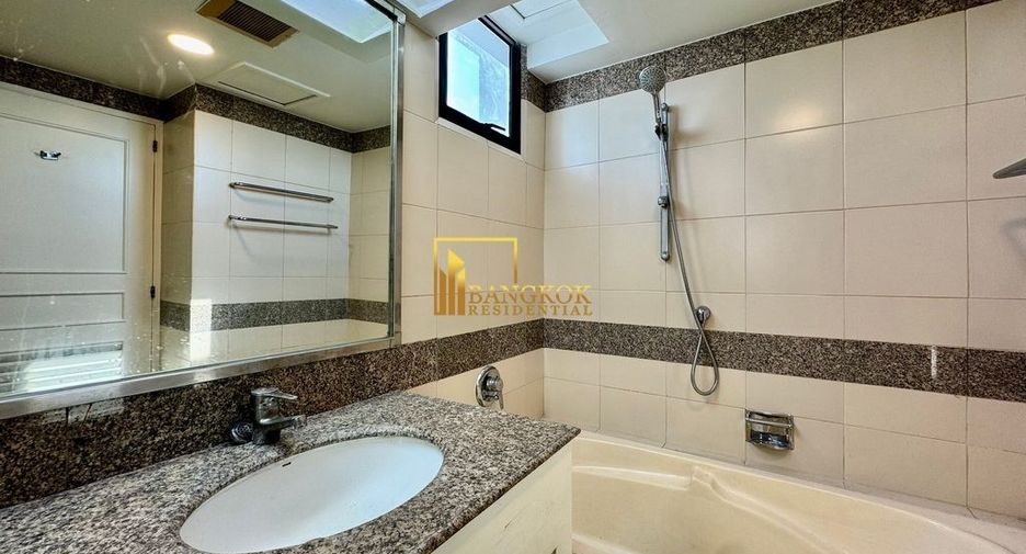 For rent 3 bedrooms condo in Khlong Toei, Bangkok