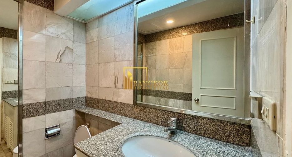 For rent 3 bedrooms condo in Khlong Toei, Bangkok