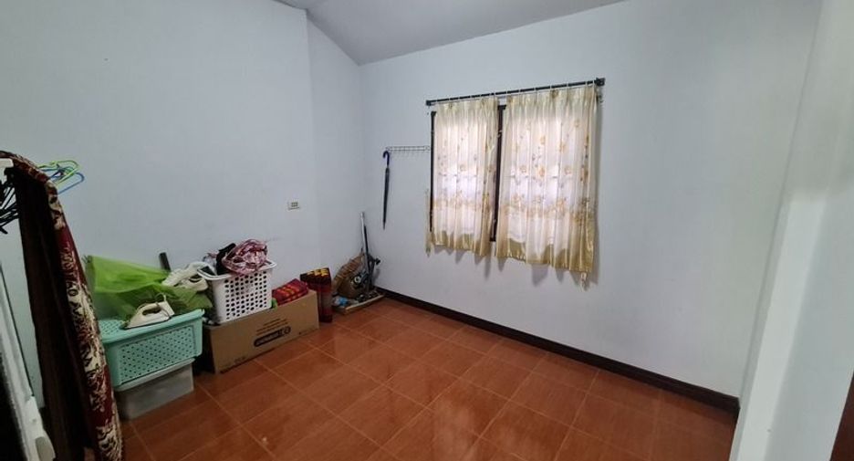 For sale 3 bedrooms house in Mueang Nakhon Ratchasima, Nakhon Ratchasima