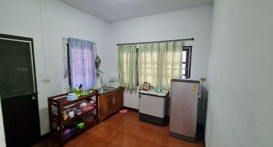 For sale 3 bedrooms house in Mueang Nakhon Ratchasima, Nakhon Ratchasima