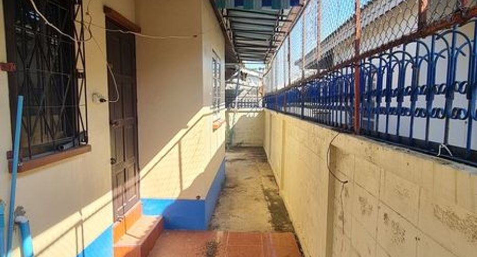 For sale 3 bedrooms house in Mueang Nakhon Ratchasima, Nakhon Ratchasima