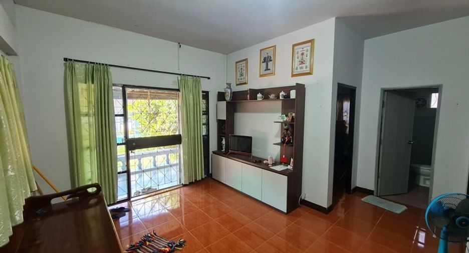 For sale 3 bedrooms house in Mueang Nakhon Ratchasima, Nakhon Ratchasima