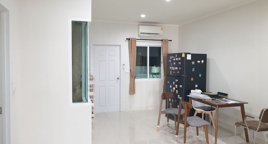 For sale 4 bedrooms townhouse in Mueang Samut Sakhon, Samut Sakhon