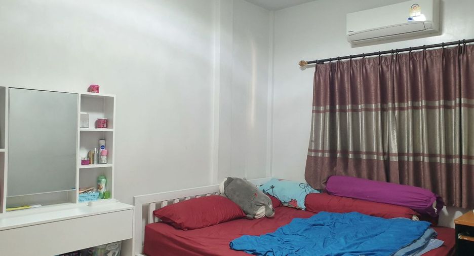 For sale 2 bed townhouse in Mueang Samut Sakhon, Samut Sakhon
