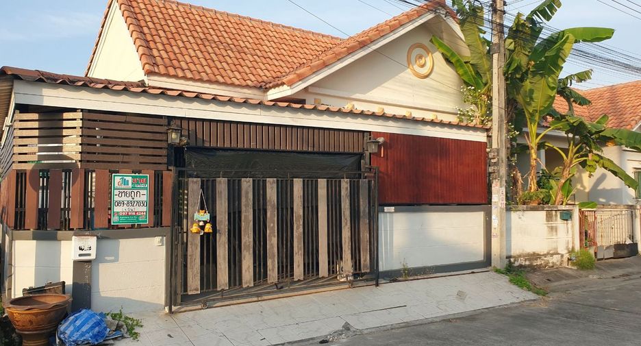 For sale 2 bed townhouse in Mueang Samut Sakhon, Samut Sakhon