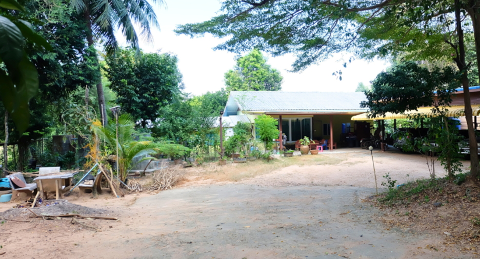 Terreno en venta en Si Racha, Chonburi