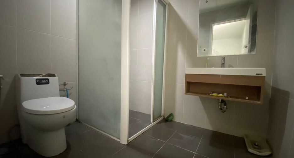 For sale 3 bedrooms townhouse in Bang Khae, Bangkok