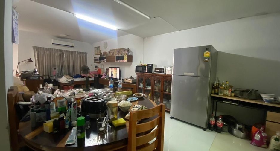 For sale 3 bedrooms townhouse in Bang Khae, Bangkok