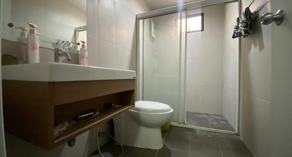 For sale 3 bedrooms townhouse in Bang Khae, Bangkok